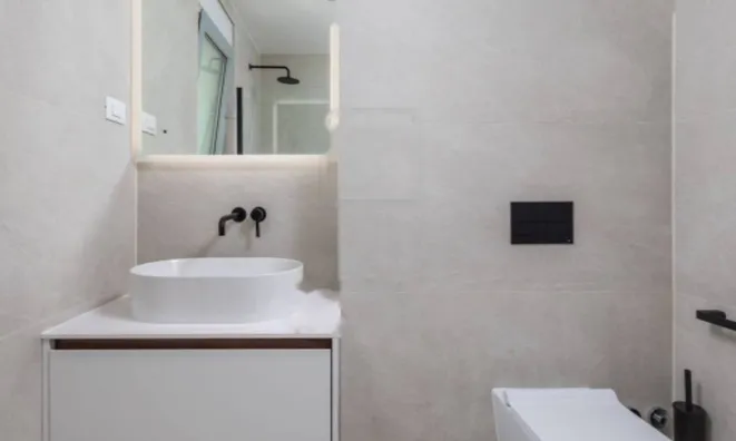 Недвижимость Трехкомнатная квартира, Центр: 16