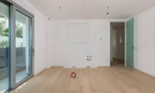 Недвижимость Трёхкомнатная квартира в центре: 4