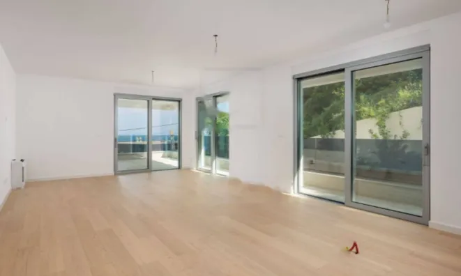 Недвижимость Трёхкомнатная квартира в центре: 8