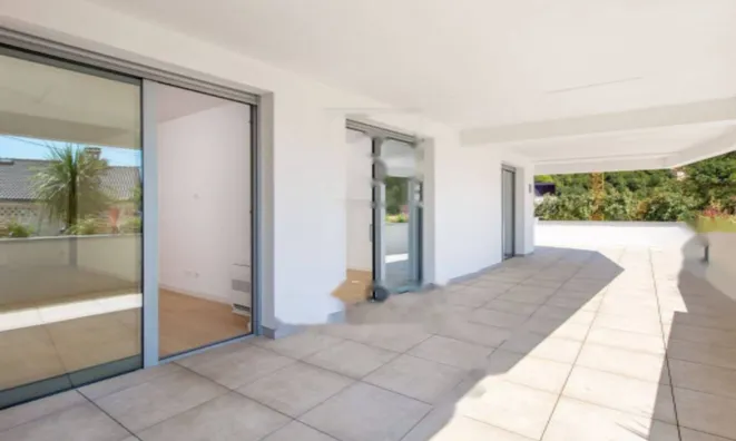 Недвижимость Трехкомнатная квартира Центр: 1