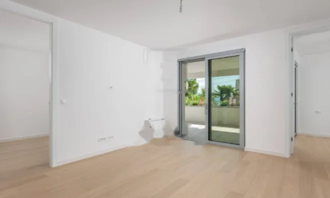 Недвижимость Трехкомнатная квартира Центр: 5