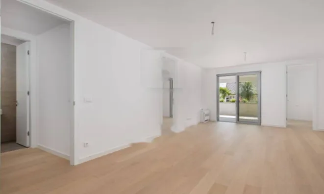 Недвижимость Трехкомнатная квартира Центр: 10