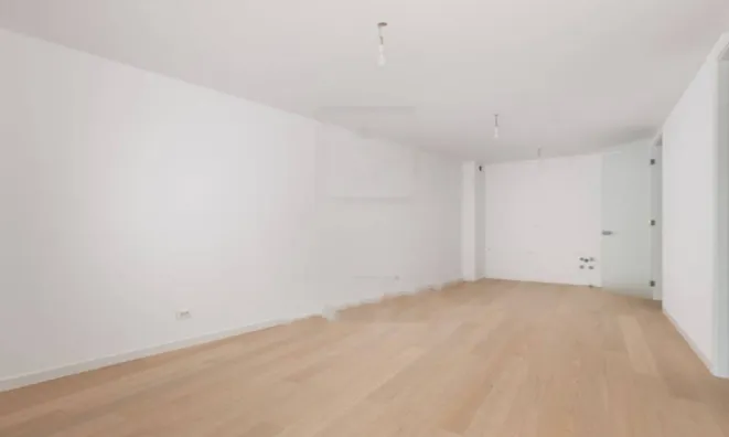 Недвижимость Трехкомнатная квартира Центр: 12