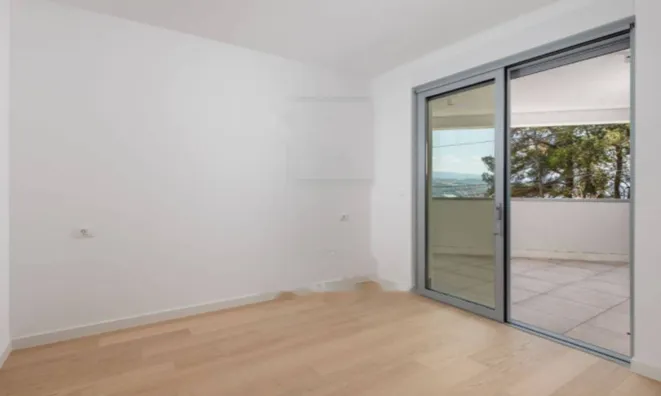 Недвижимость Трехкомнатная квартира в Центре: 5