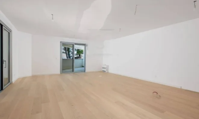 Недвижимость Трехкомнатная квартира в Центре: 13