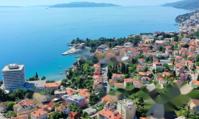 Недвижимость Четырехкомнатная квартира, Центр: 2