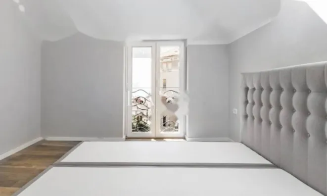 Недвижимость Четырехкомнатная квартира, Центр: 14