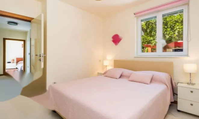 Недвижимость Четырехкомнатная квартира, Центр, Опатия: 18