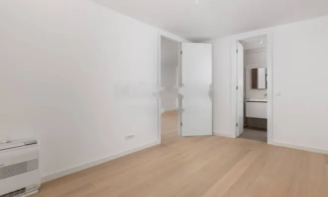 Недвижимость Трёхкомнатная квартира в центре: 4