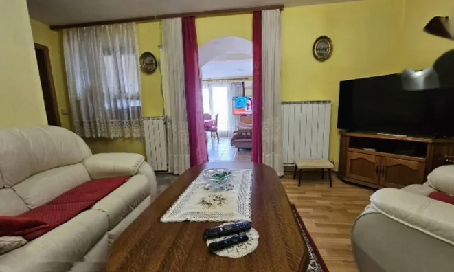 Недвижимость Дом с террасой Коломбан: 14