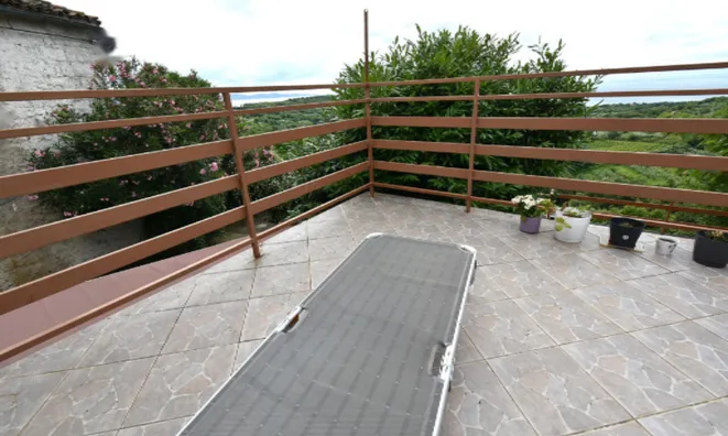 Недвижимость Дом с террасой Коломбан: 28