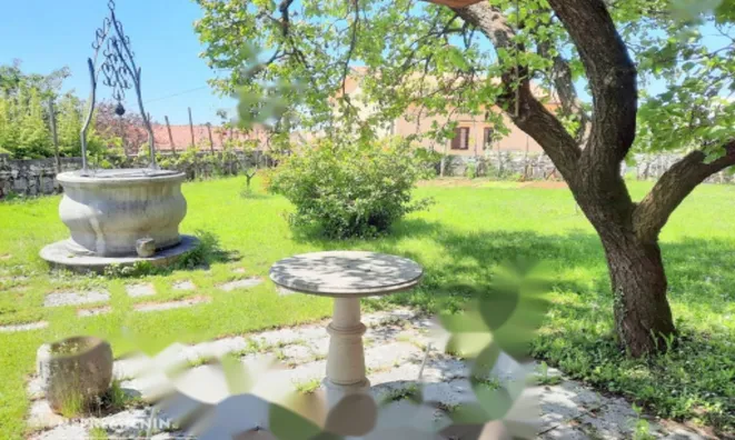 Недвижимость Дом в центре Сежаны: 1