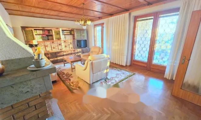 Недвижимость Дом в центре Сежаны: 17