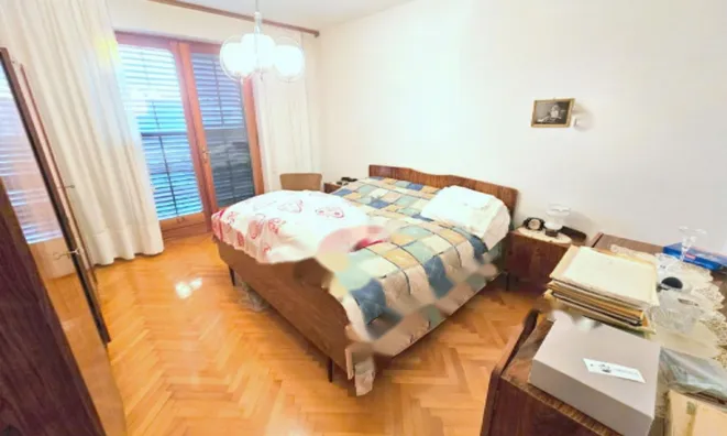 Недвижимость Дом в центре Сежаны: 24