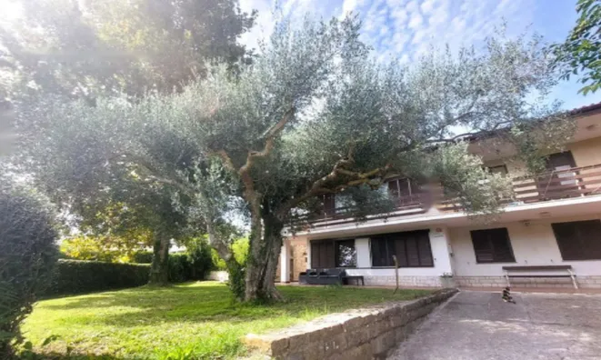 Недвижимость Дом, Сеча: 1