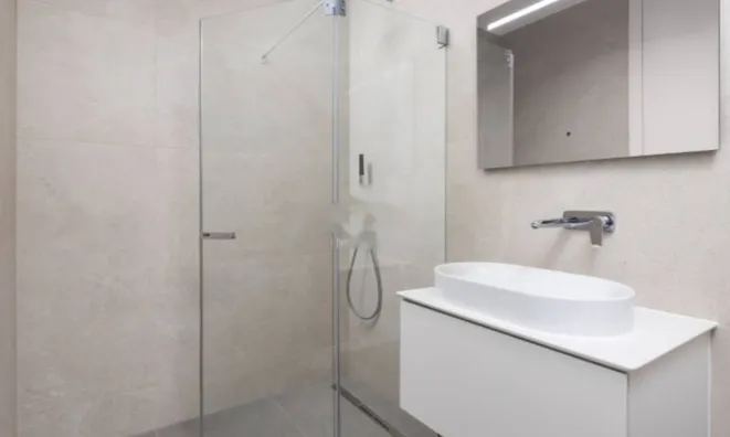 Недвижимость Трёхкомнатная квартира в центре: 10