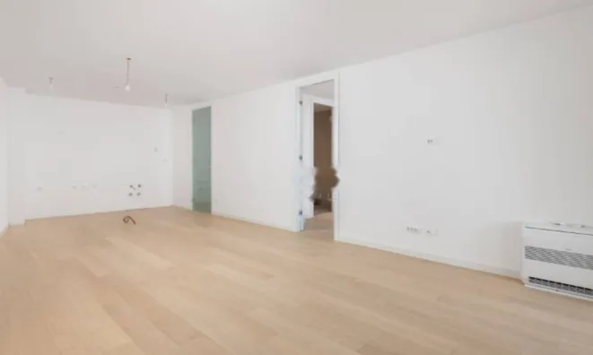 Недвижимость Трёхкомнатная квартира в центре: 24