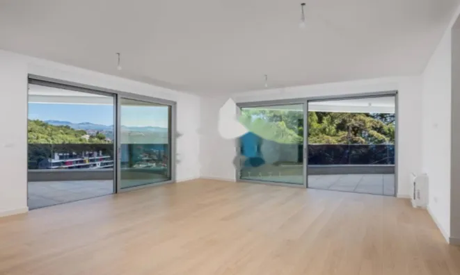 Недвижимость Квартира на 1-м этаже, Центр, Опатия: 22