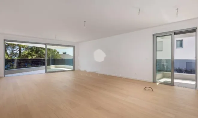 Недвижимость Квартира на 1-м этаже, Центр, Опатия: 30