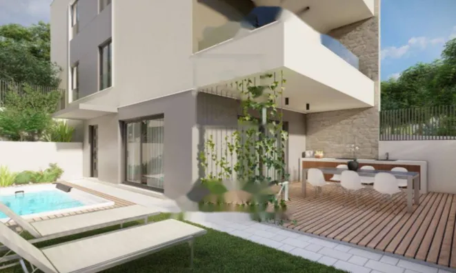 Недвижимость Четырехкомнатная квартира: 3