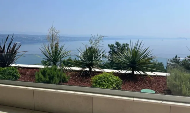 Недвижимость Четырехкомнатная квартира в центре Опатии: 4