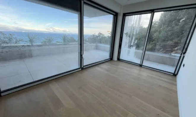 Недвижимость Четырехкомнатная квартира в центре Опатии: 8