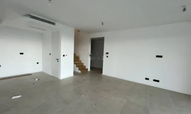 Недвижимость Четырехкомнатная квартира в центре Опатии: 19