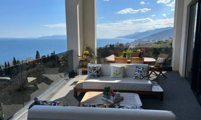 Недвижимость Четырехкомнатная квартира в центре Опатии: 1