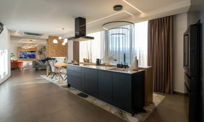 Недвижимость Четырехкомнатная квартира в центре Опатии: 9