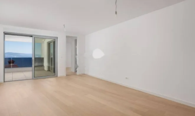 Недвижимость Трехкомнатная квартира, Центр: 10