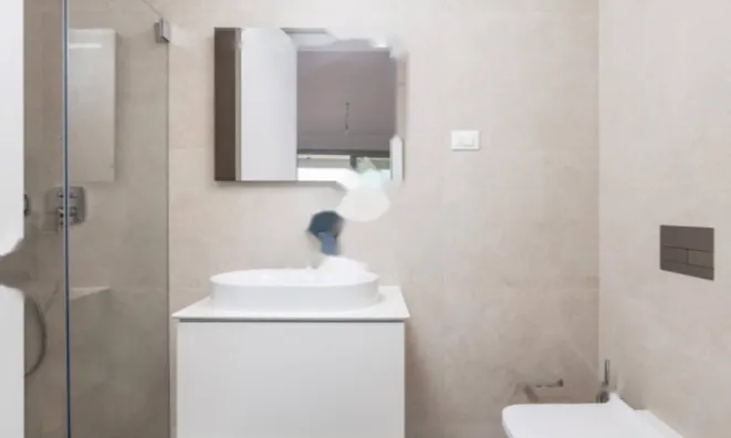 Недвижимость Трехкомнатная квартира, Центр: 20