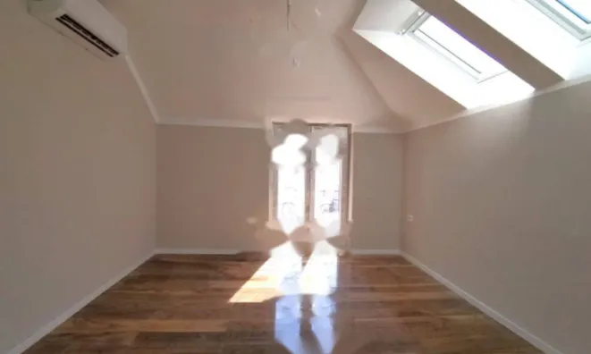 Недвижимость Четырехкомнатная квартира Центр: 3