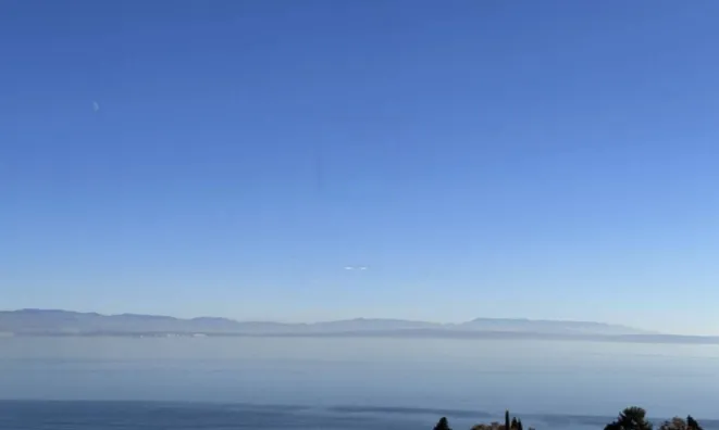 Недвижимость Четырехкомнатная квартира: 1