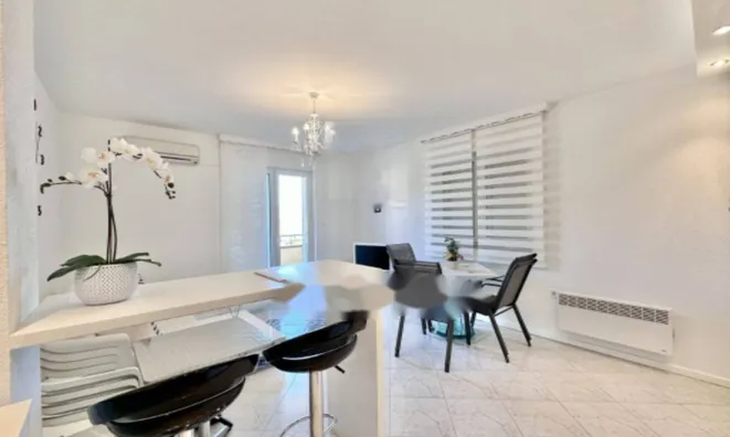 Недвижимость Четырехкомнатная квартира: 6