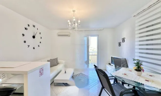 Недвижимость Четырехкомнатная квартира: 8