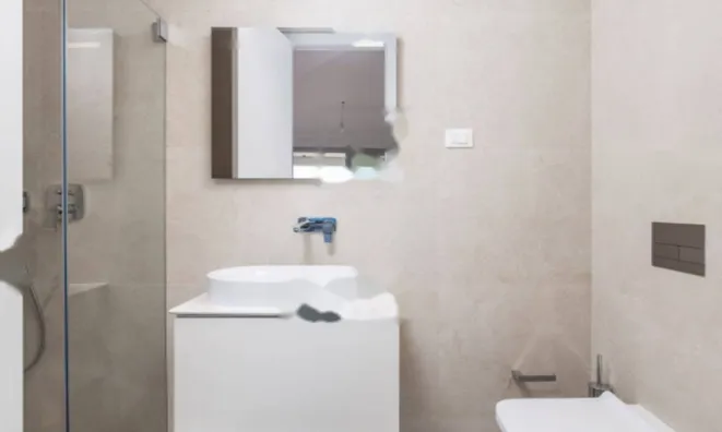 Недвижимость Трехкомнатная квартира в центре: 17