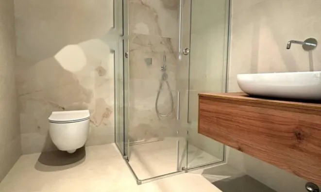 Недвижимость Четырехкомнатная квартира : 16