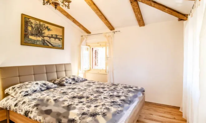 Недвижимость Трехкомнатная квартира в центре: 6