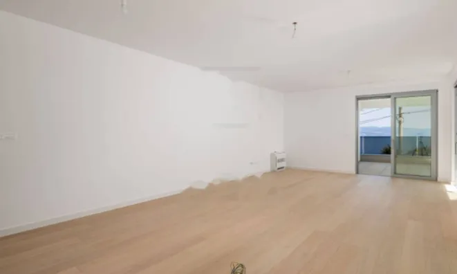 Недвижимость Трехкомнатная квартира центр: 5