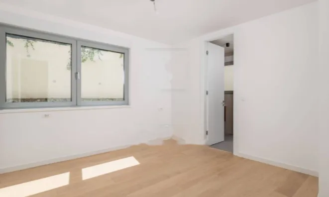 Недвижимость Трехкомнатная квартира центр: 8