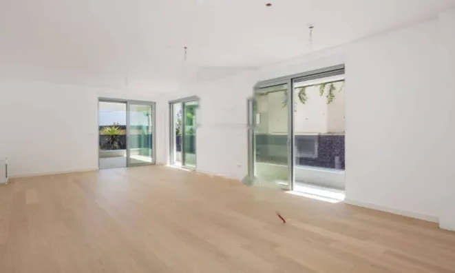 Недвижимость Трехкомнатная квартира центр: 10