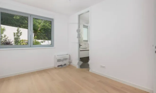 Недвижимость Трехкомнатная квартира Центр: 13