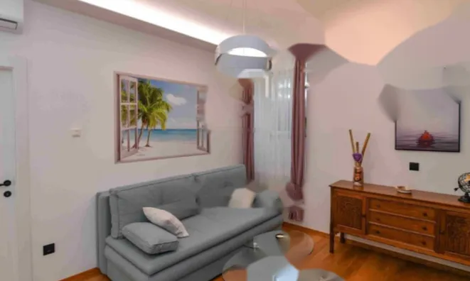 Недвижимость Двухкомнатная квартира в центре: 2