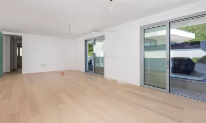 Недвижимость Трёхкомнатная квартира, Центр: 3