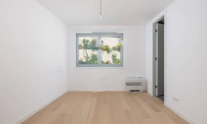 Недвижимость Трёхкомнатная квартира, Центр: 12