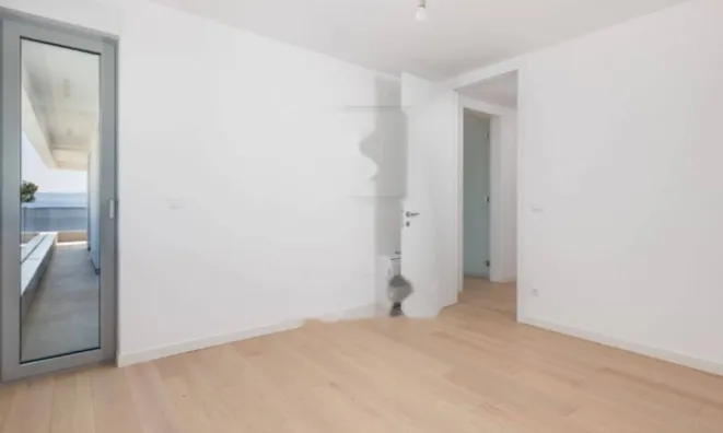 Недвижимость Трёхкомнатная квартира, Центр: 14