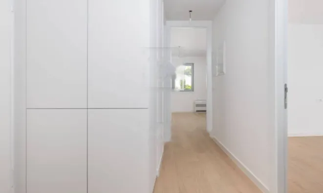 Недвижимость Трёхкомнатная квартира, Центр: 15