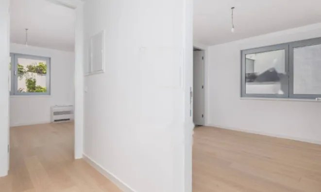 Недвижимость Трёхкомнатная квартира, Центр: 16