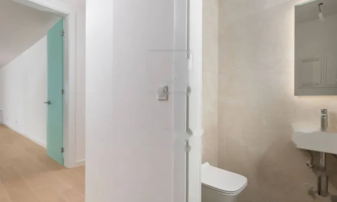 Недвижимость Трёхкомнатная квартира, Центр: 17