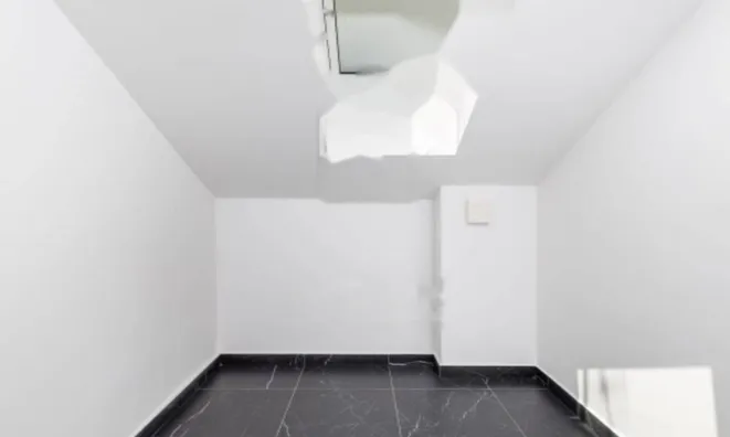 Недвижимость Четырехкомнатная квартира : 8